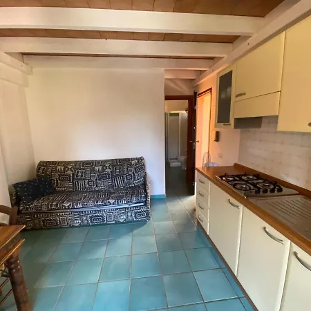 Iris 3 Apartment